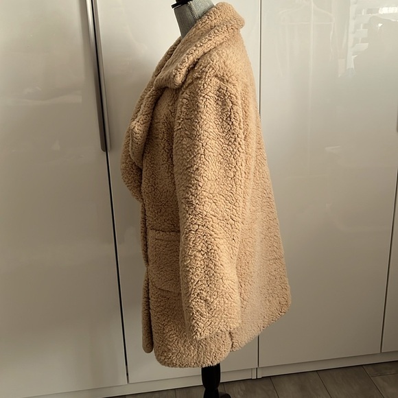 HOST PICK ✨Oversized Faux Teddy Sherpa Coat Double Breast Fully Lined, Size S/M - Picture 6 of 10